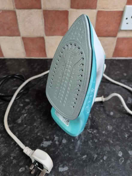Photo of free Steam iron (Headington OX3) #1