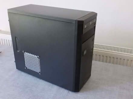 Photo of free PC Computer running Zorin 17 instead of Windows (Cob Lane B30) #1