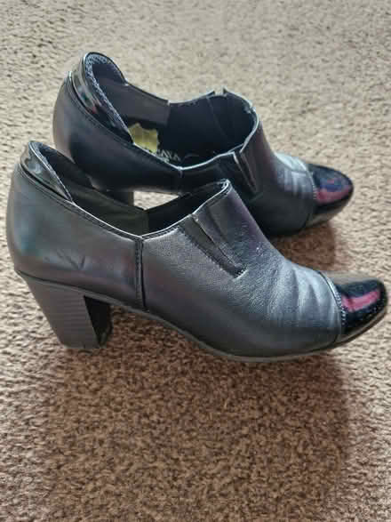 Photo of free shoes/boots (Currie EH14) #3