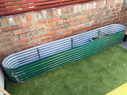 Photo of free Metal planter (BS3) #1