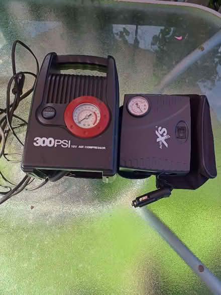 Photo of free Battery charger and 12v tyre pump (Tutbury DE13) #1
