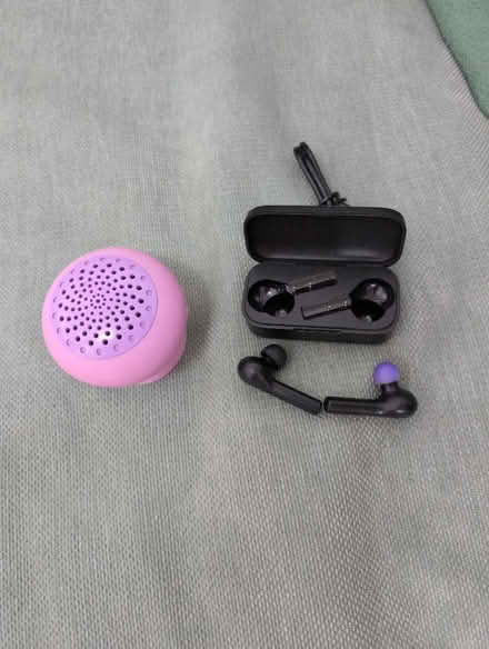 Photo of free Mini Bluetooth speaker and ear buds (Headington OX3) #1