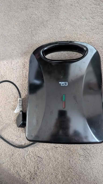 Photo of free Large Toastie maker (4 rounds) (Crownhill MK8) #2