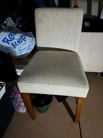 Photo of free 3 dinning chairs (Freeland. Oxfordshire) #1