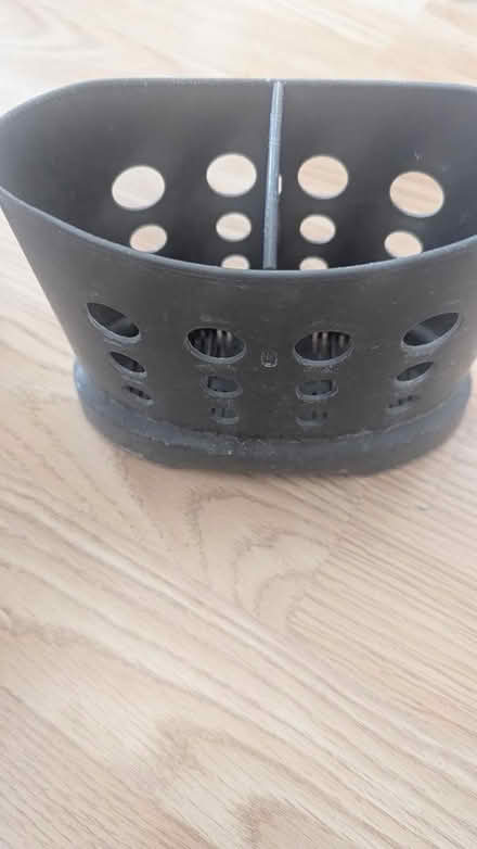 Photo of free Plastic Utensil holder (Southwark) #1