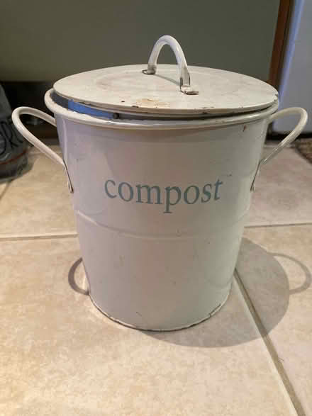 Photo of free Old compost bin (Hornsey N8) #1