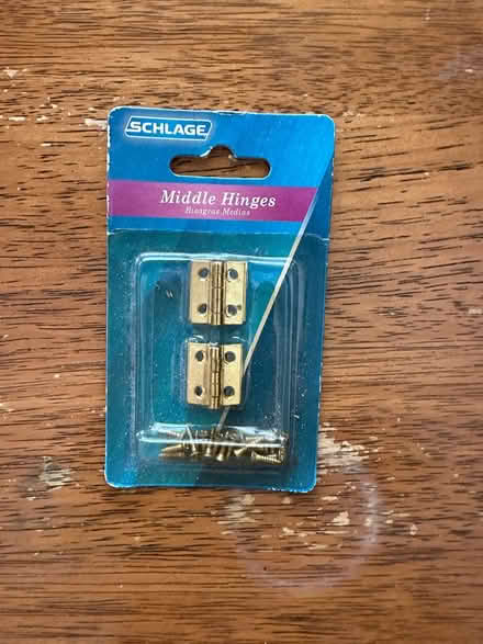 Photo of free Small hinges (Hollenbeck and Remington) #1