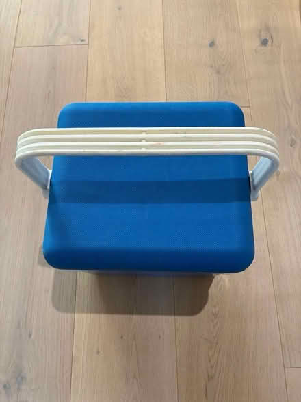 Photo of free Small cool box inc ice packs x 3 (PO20) #2