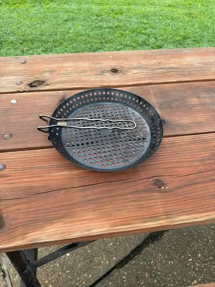 Photo of free Folding grill pan (Des Peres) #1