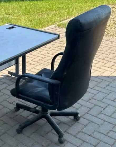 Photo of free executive leather office chair (Barrett's Bridge PE13) #1