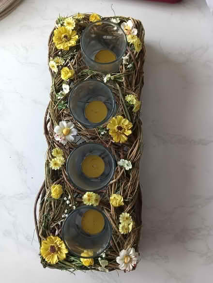 Photo of free Summer vibes floral table display (W5) #3