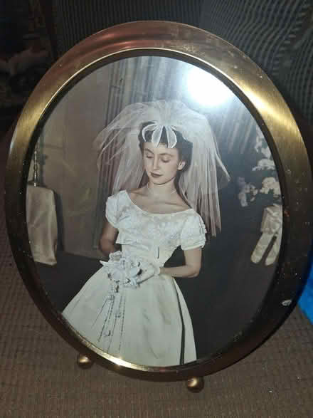 Photo of free Antique brass picture frame (07075 - Wood Ridge) #1