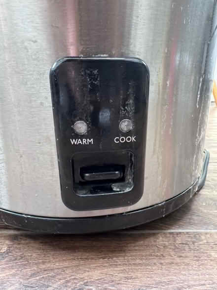 Photo of free Rice cooker , top damaged (Weybridge) #2