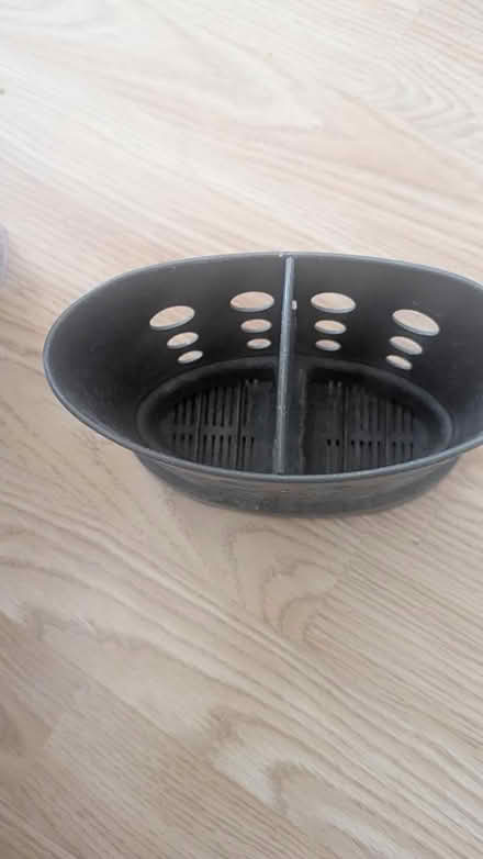 Photo of free Plastic Utensil holder (Southwark) #2