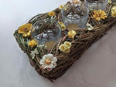 Photo of free Summer vibes floral table display (W5) #1