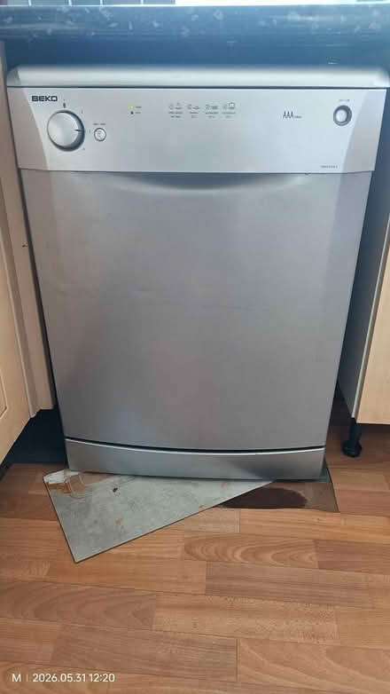 Photo of free Beko Dishwasher, needs fixing (Southampton SO16) #2