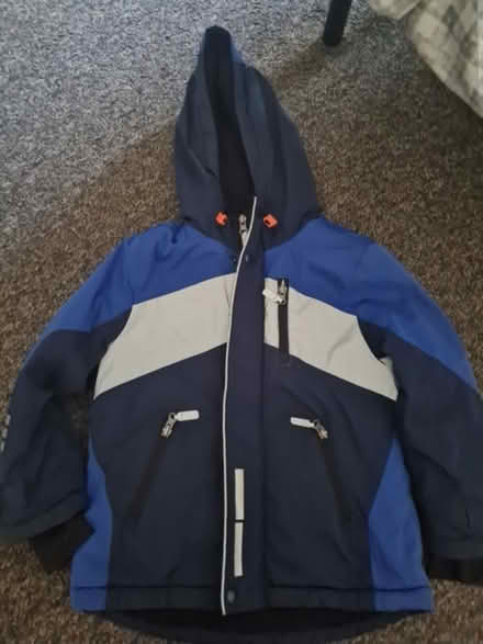 Photo of free Boys coat 5-6 years (NG15) #1