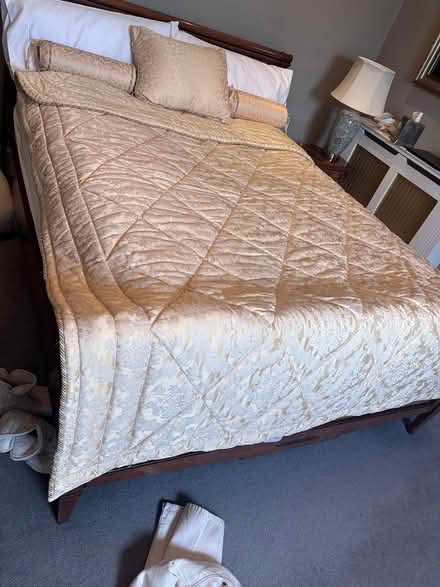 Photo of free Bedspread (Rathgar) #4