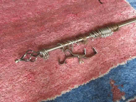 Photo of free extending curtain pole, 'old brass' (Finchley N12) #1