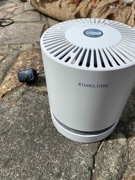 Photo of free Little air purifier (Horsham RH13) #1