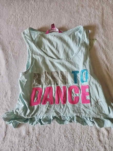 Photo of free Short top size 8-9 (CR0) #1