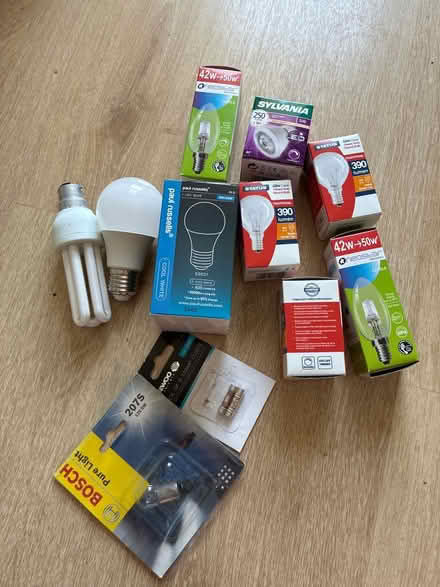 Photo of free Lightbulbs and fuses (Woodley RG5) #1
