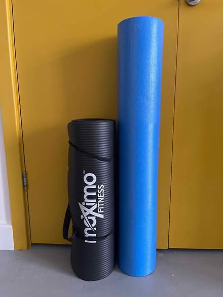 Photo of free Exercise mat and foam roller (BS4) #1