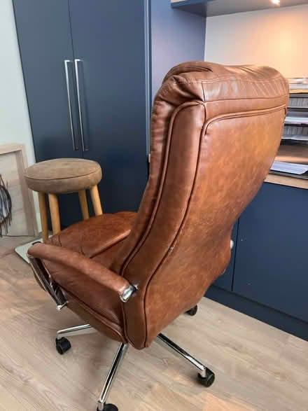 Photo of free Office chair (Sw20 8np) #2