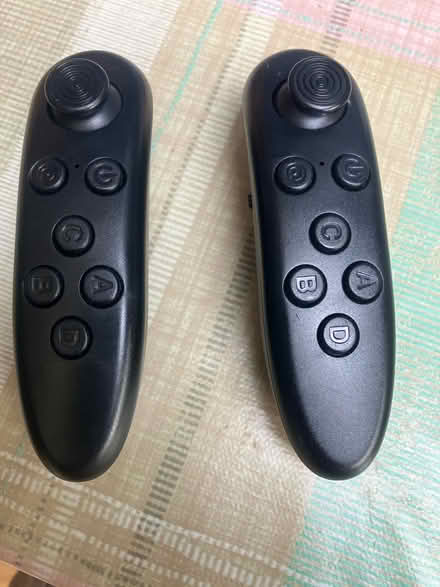 Photo of free Bluetooth remote (Prittlewell SS2) #1