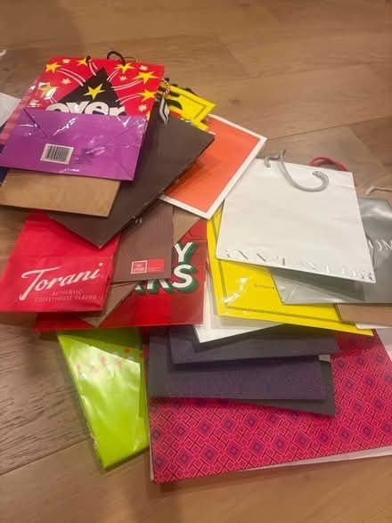 Photo of free Gift and shopping bags (94087) #1