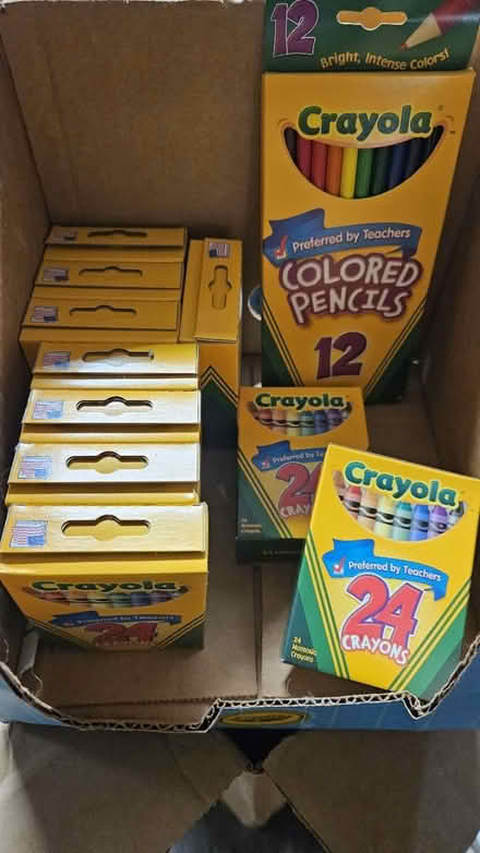 Photo of free Crayons and colored pencils (Severn) #1