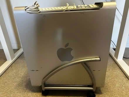 Photo of free Apple Mac Pro ~2006 (ONLY) (Soundview) #1
