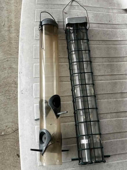Photo of free Finch feeder (Jefferson Avenue Downers Grove) #1
