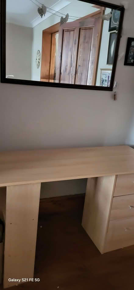 Photo of free Desk hardly used. Comes apart. Need gone by weds (Anlaby Common HU5) #2
