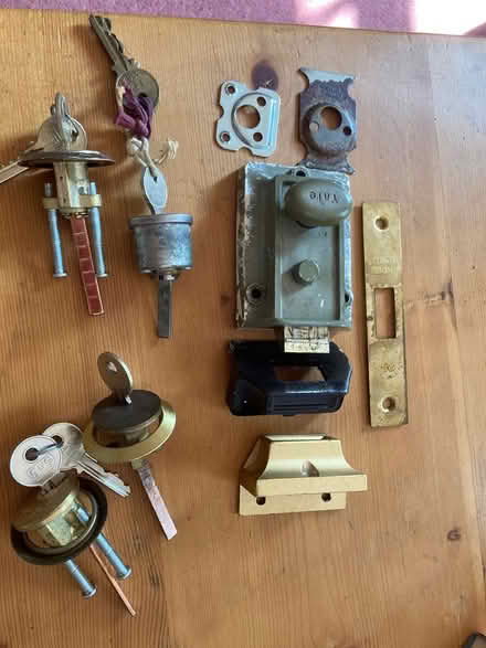 Photo of free Some Yale lock parts with keys (Southville BS3) #1