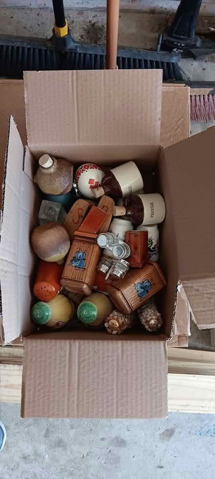Photo of free Misc salt and pepper shakers (Media) #1