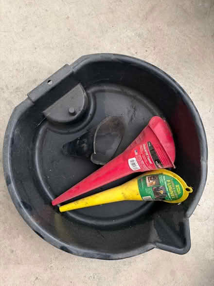 Photo of free DIY Oil Changing Supplies (Darien - near 75th x Cass Ave.) #3