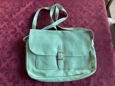Photo of free Small Green Purse (Near Eubank Costco) #1
