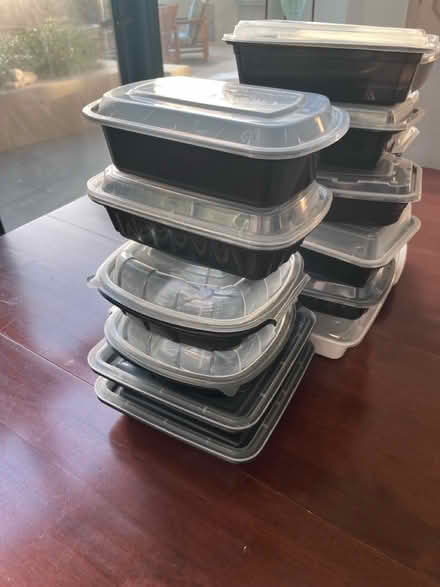 Photo of free 18 Restaurant Food Prep Containers (Sherman Oaks) #4