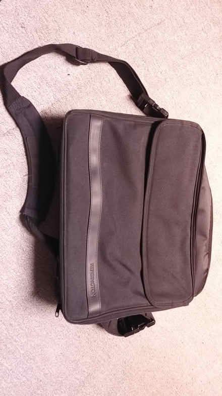 Photo of free kensington laptop bag (kemp park) #1