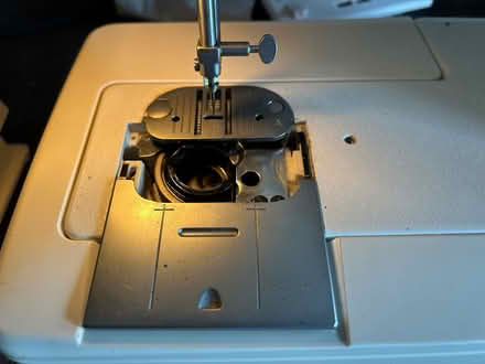 Photo of free Singer sewing machine (Kingsclere RG20) #3