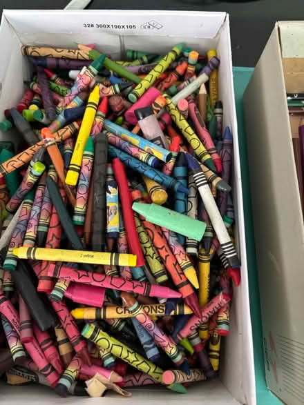 Photo of free Crayons, Pens and Wax Crayons (RG8 (Whitchurch Hill)) #4