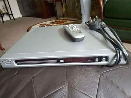 Photo of free Phillips DVD player with remote (The Rock TF3) #1