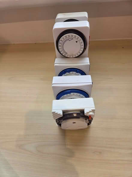 Photo of free 5 analogue plug in timers (Staveley LA8) #2