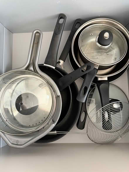 Photo of free Various pots and pans (Aldgate East - E1) #1