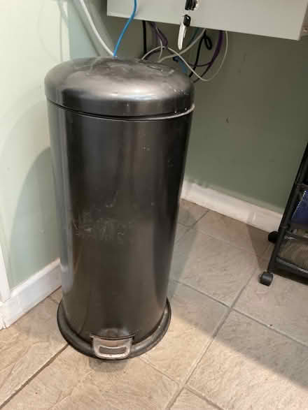 Photo of free Large kitchen bin (Arley CV7) #1