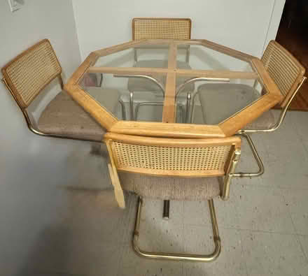 Photo of free Kitchen table with 4 chairs (NDG) #1