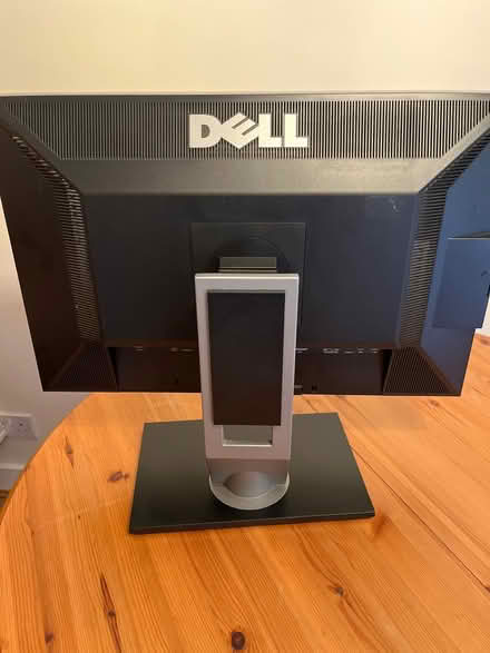 Photo of free Dell Computer Screen (Chiswick) #3