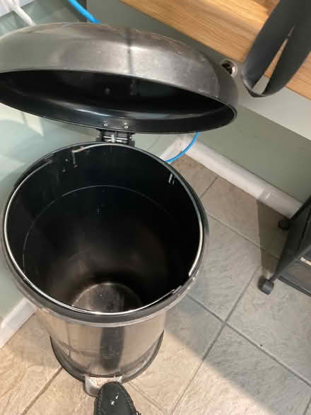 Photo of free Large kitchen bin (Arley CV7) #2