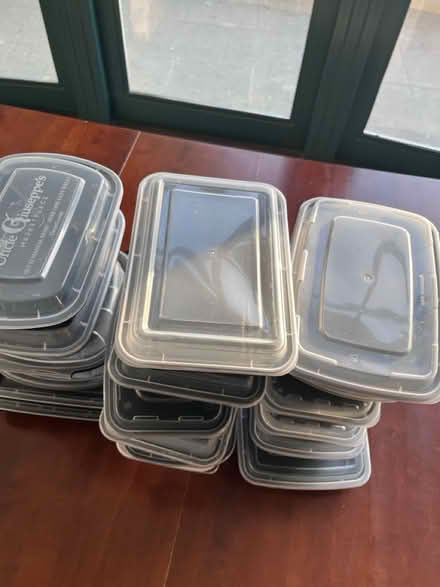 Photo of free 18 Restaurant Food Prep Containers (Sherman Oaks) #2